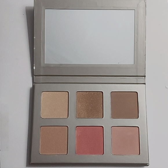 brand new Iconic London blaze chaser face palette - Picture 1 of 3